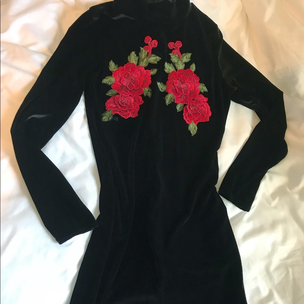 Missguided rose black velvet long sleeve dress